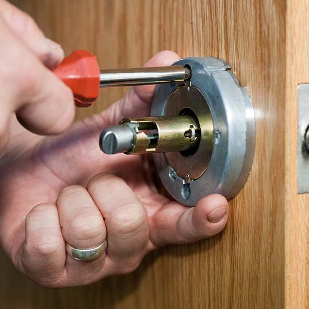 Tips to Help you Avoid Hiring the Wrong Locksmith