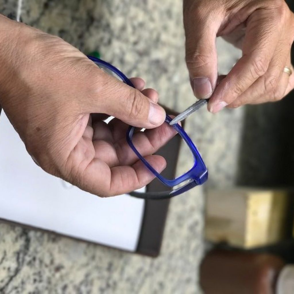 Eyeglass Repairs: How Eyeglass Professionals can restore your Eyesight