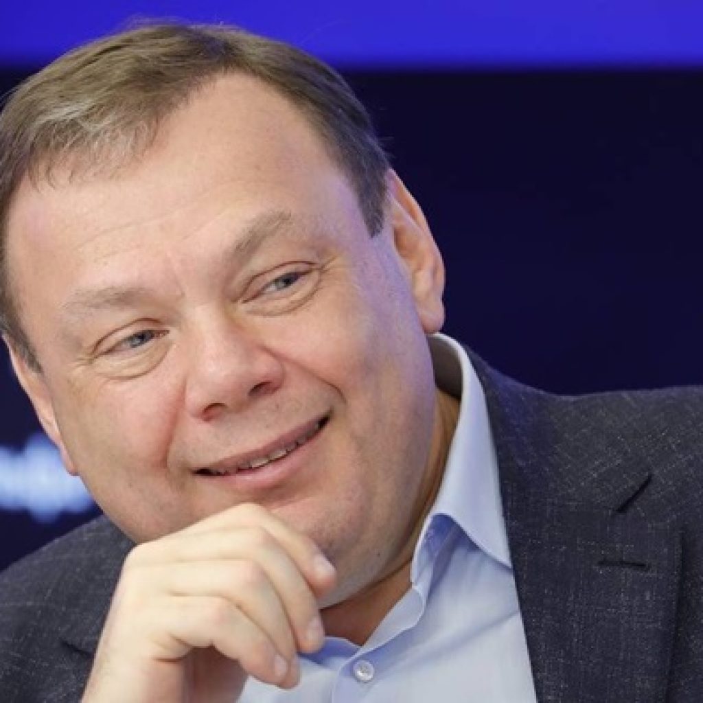 Russian oligarch Fridman to invest £1bn into UK’s national infrastructure – experts warn against malign influence