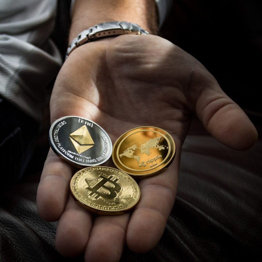 5 Things to Know about Bitcoin by Earnity from Dan Schatt