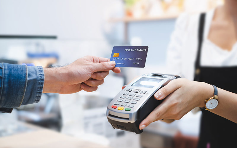 How to Choose the Right Credit Card for Maximum Lounge Access Benefits?