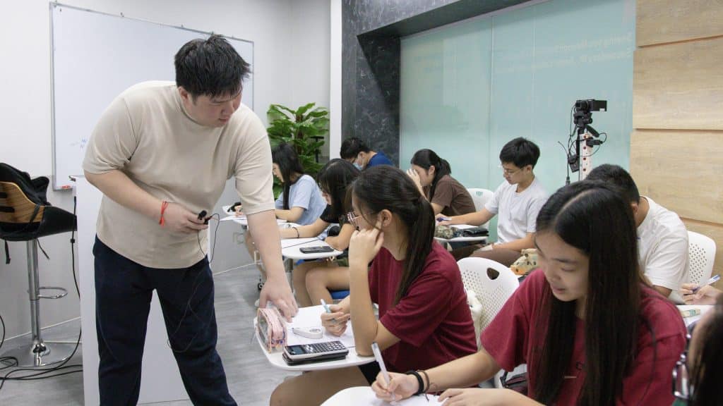 How Bukit Timah Physics Tuition Builds Stronger H2 Paper 3 Free Response Answers